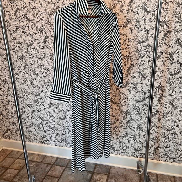 H&M green and white stripe belted dress, size 8 - Picture 9 of 9